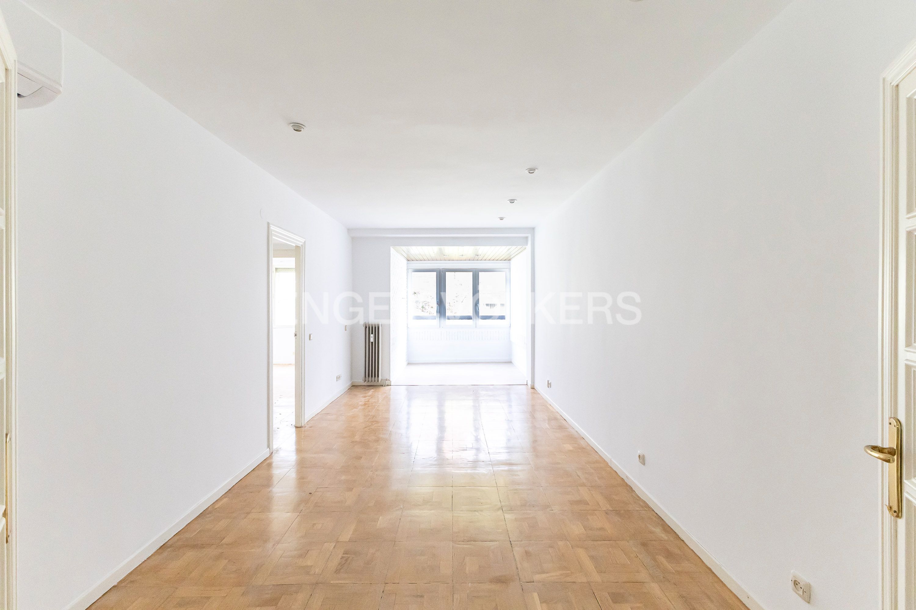 Exterior view of Apartment to rent in  Madrid Capital  with Air Conditioner, Heating and Parquet flooring