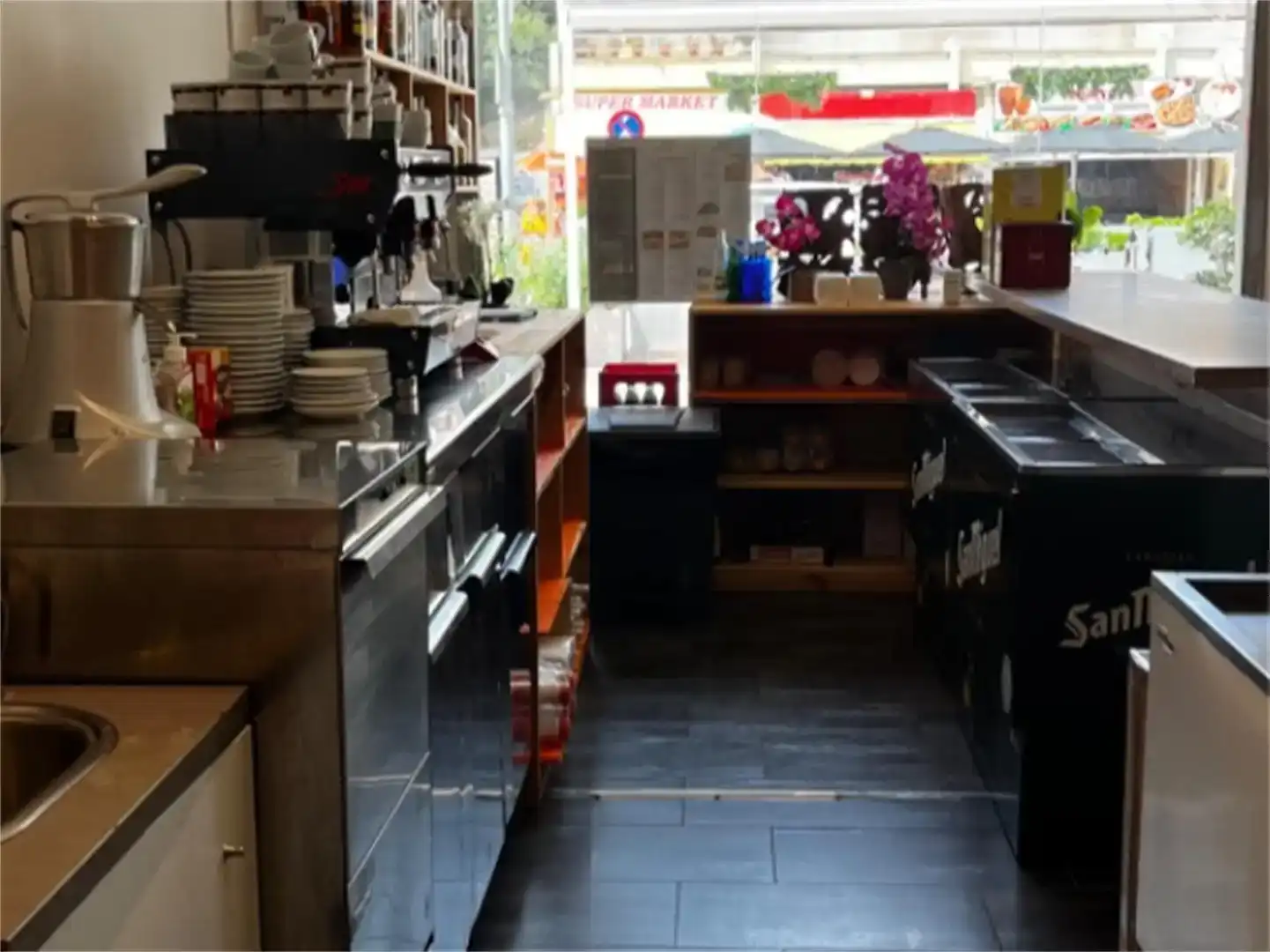 Commercial properties for rent in Avinguda del Cavall Bernat, Centre - Platja