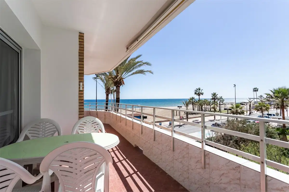 Terrasse von Erdgeschoss zum Verkauf in Fuengirola mit Terrasse