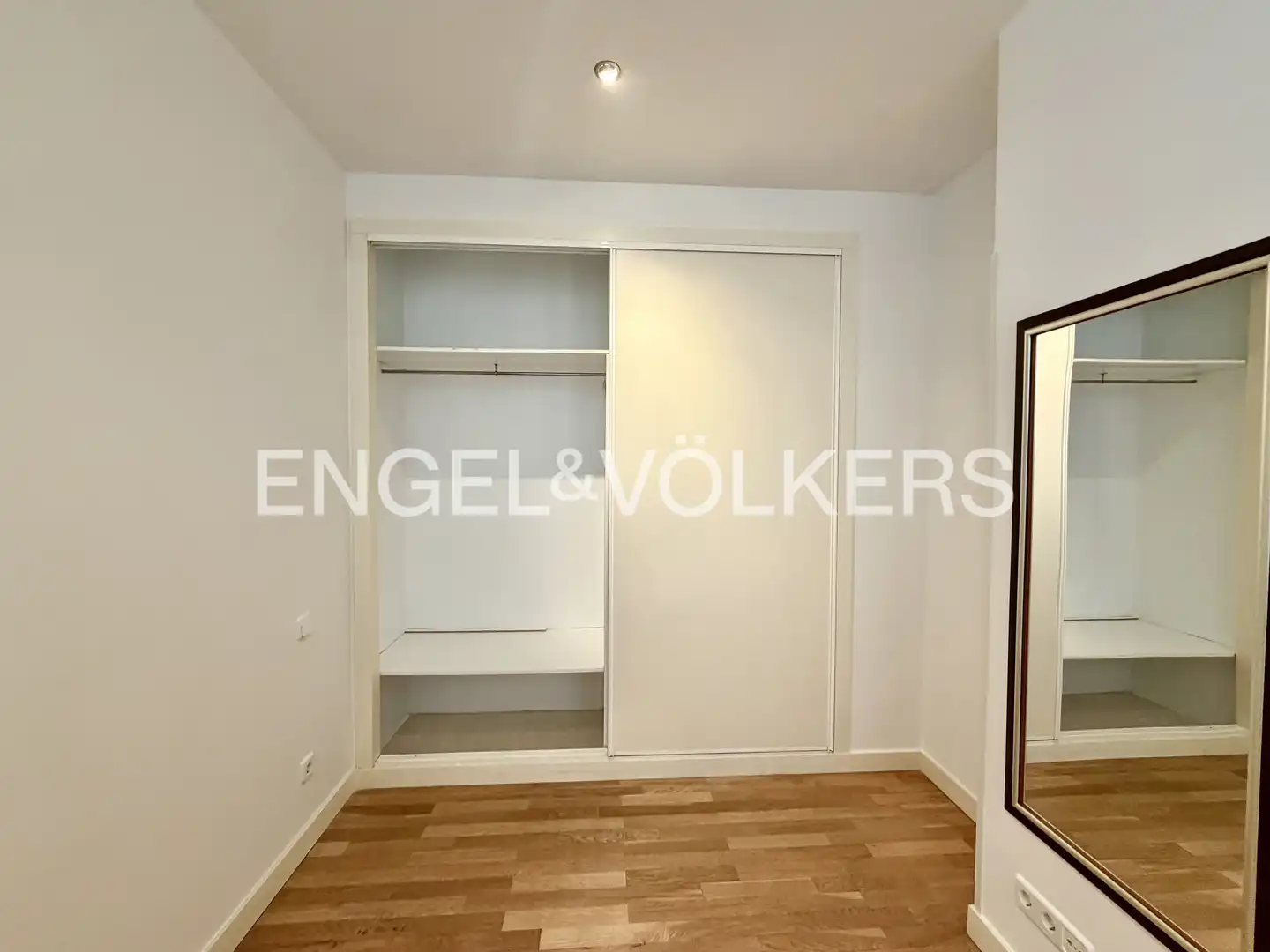 Flat for rent in Madrid  with Air Conditioner and Heating