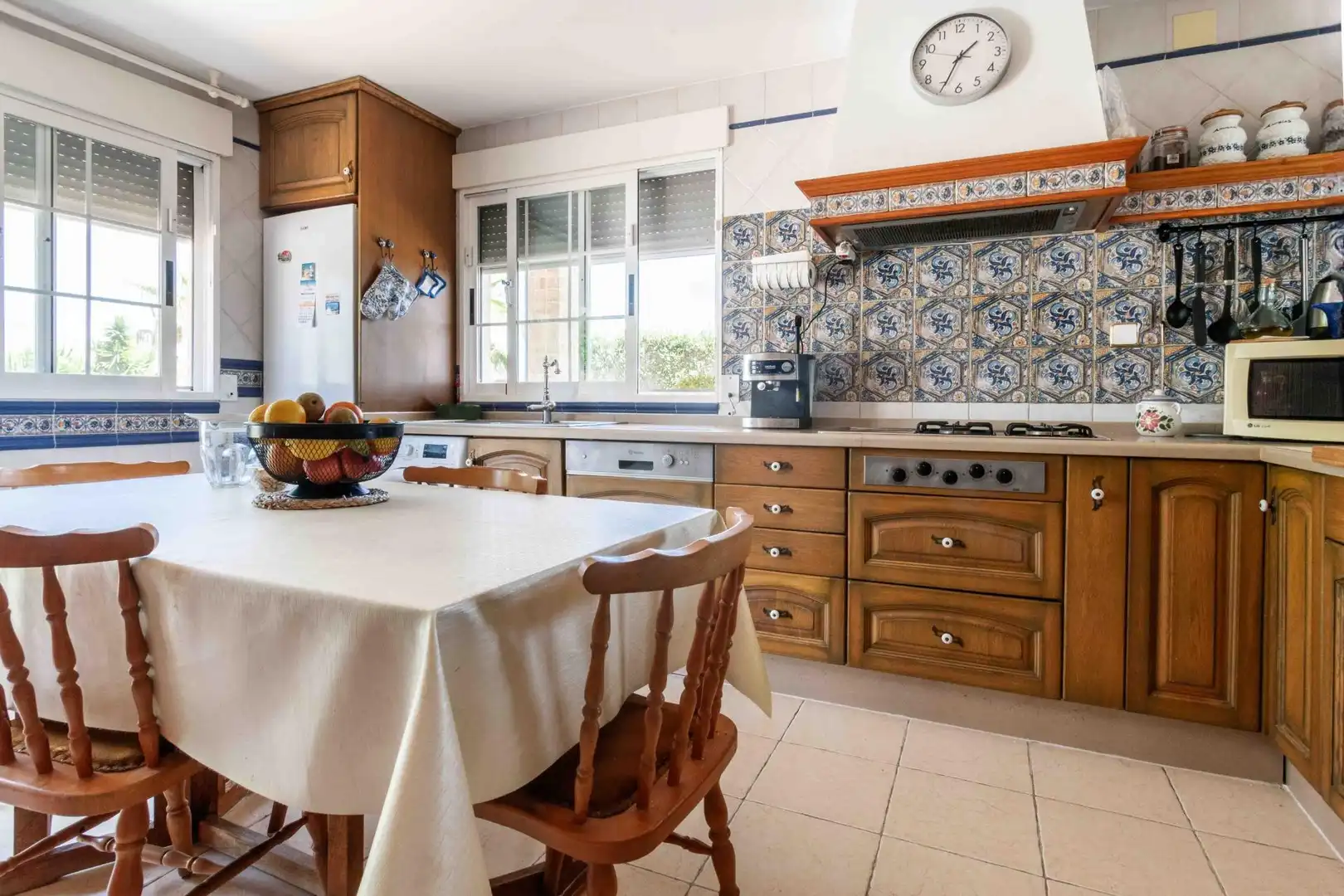 Cuina de Casa o xalet de lloguer en Polop amb Aire condicionat, Jardí privat i Terrassa