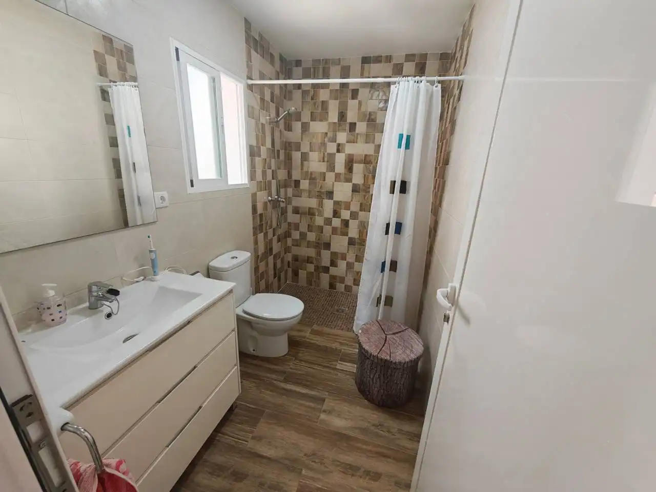 Badezimmer von Haus oder Chalet zum Verkauf in Montefrío mit Privatgarten, Terrasse und Möbliert