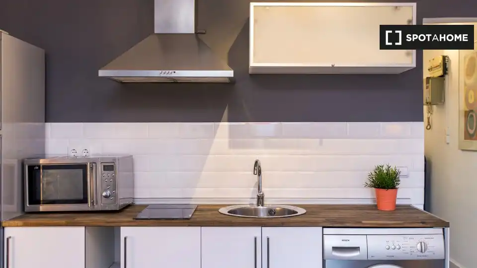 Kitchen of Flat for rent in L'Hospitalet de Llobregat  with Air Conditioner, Heating and Furnished