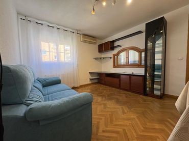 Piso con ascensor en venta en Calle Benarrabá