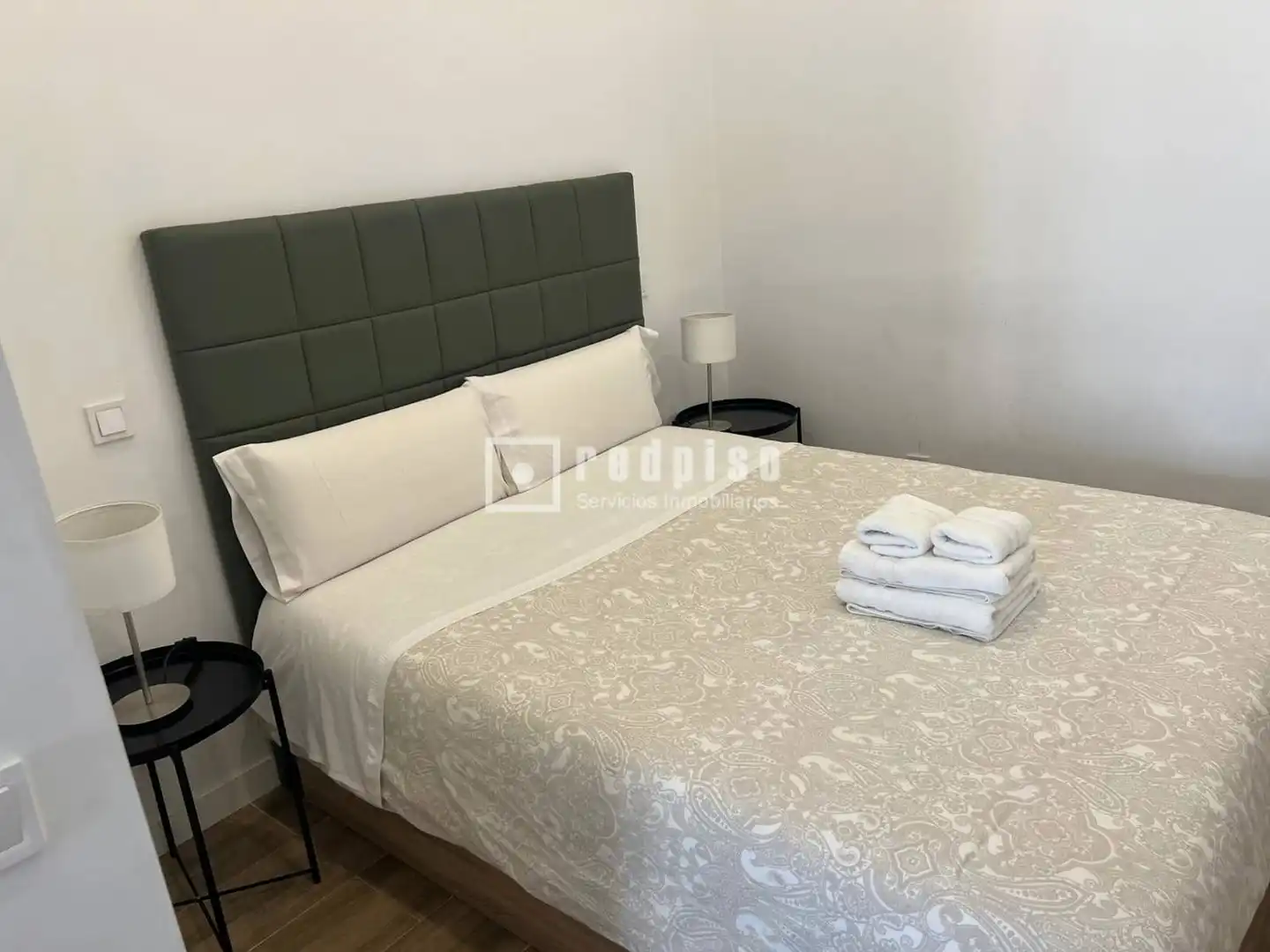 Dormitori de Estudi en venda en Madrid amb Moblat