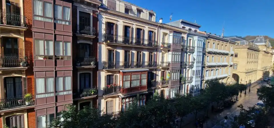 Exterior view of Flat for sale in Donostia - San Sebastián   with Balcony