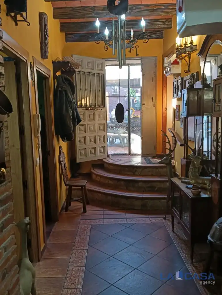 Casa adosada en venda en Algeciras amb Terrassa i Balcó