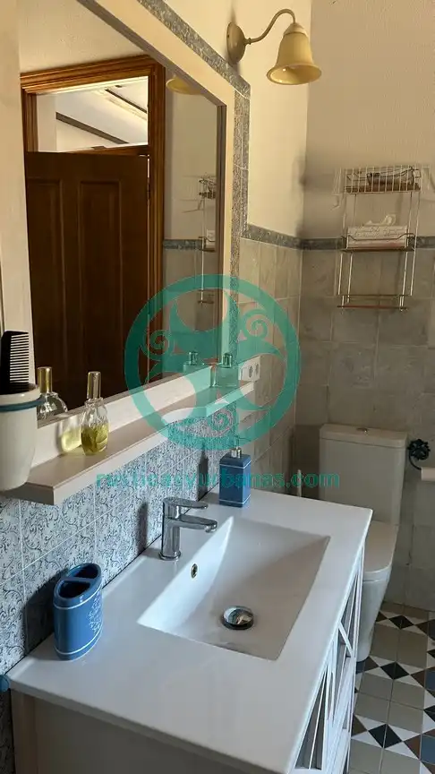 Badezimmer von Country house zur Miete in Cáceres mit Schwimmbad, Möbliert und Ofen