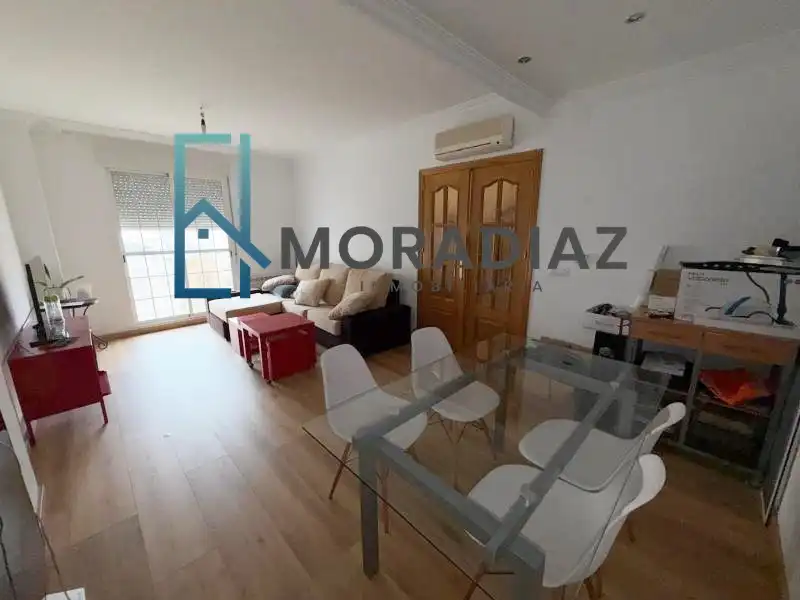 Vista exterior de Casa adosada en venta en Don Benito con Aire acondicionado, Calefacción y Parquet