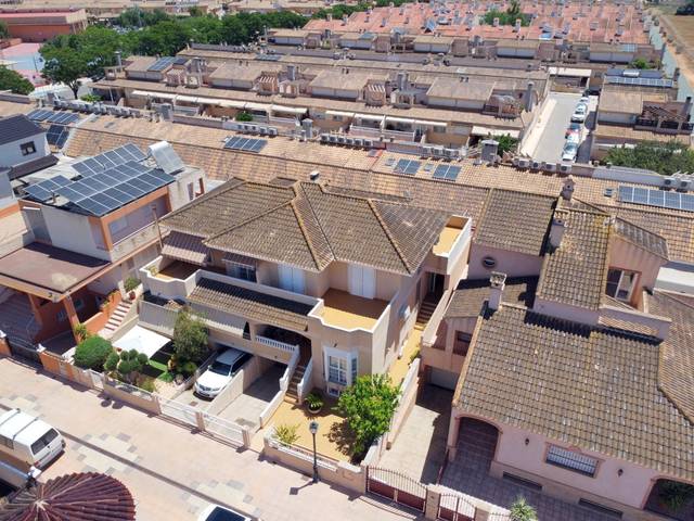Casa-chalet en Venta en  ALESSANDRIA -PL SANTA ANA en Polígono Santa Ana