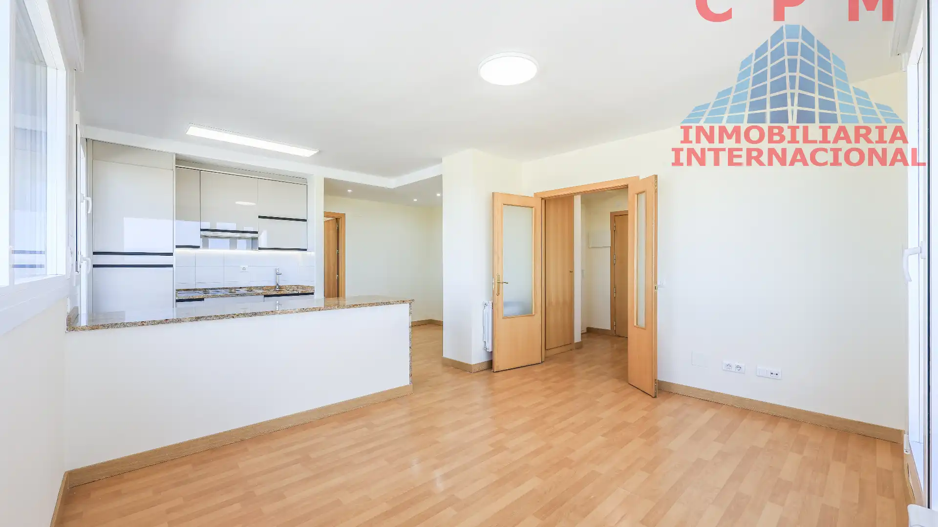 Ático de alquiler en  Madrid Capital con Calefacción, Parquet y Terraza