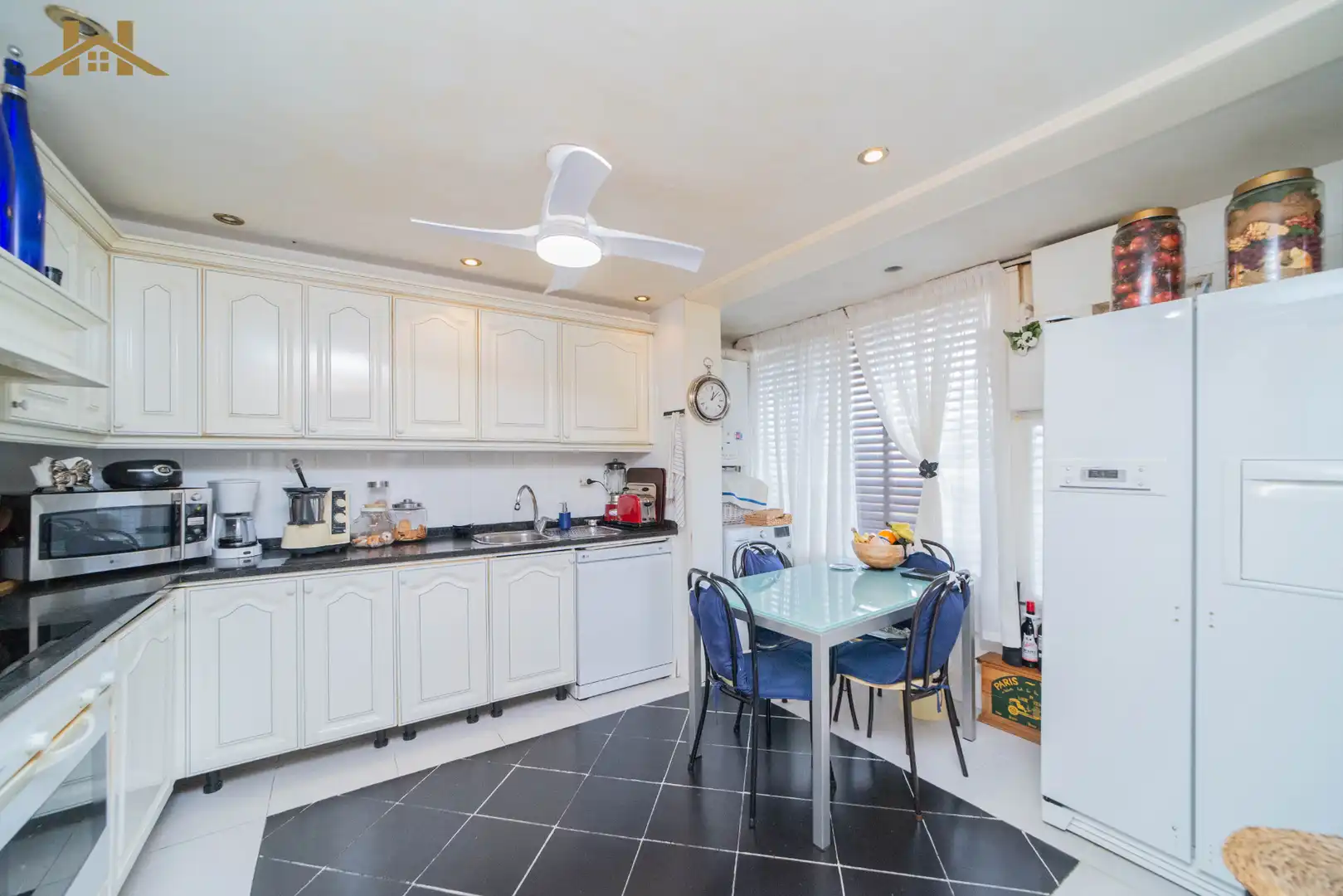 Küche von Maisonette zum Verkauf in Pozuelo de Alarcón mit Klimaanlage, Heizung und Terrasse