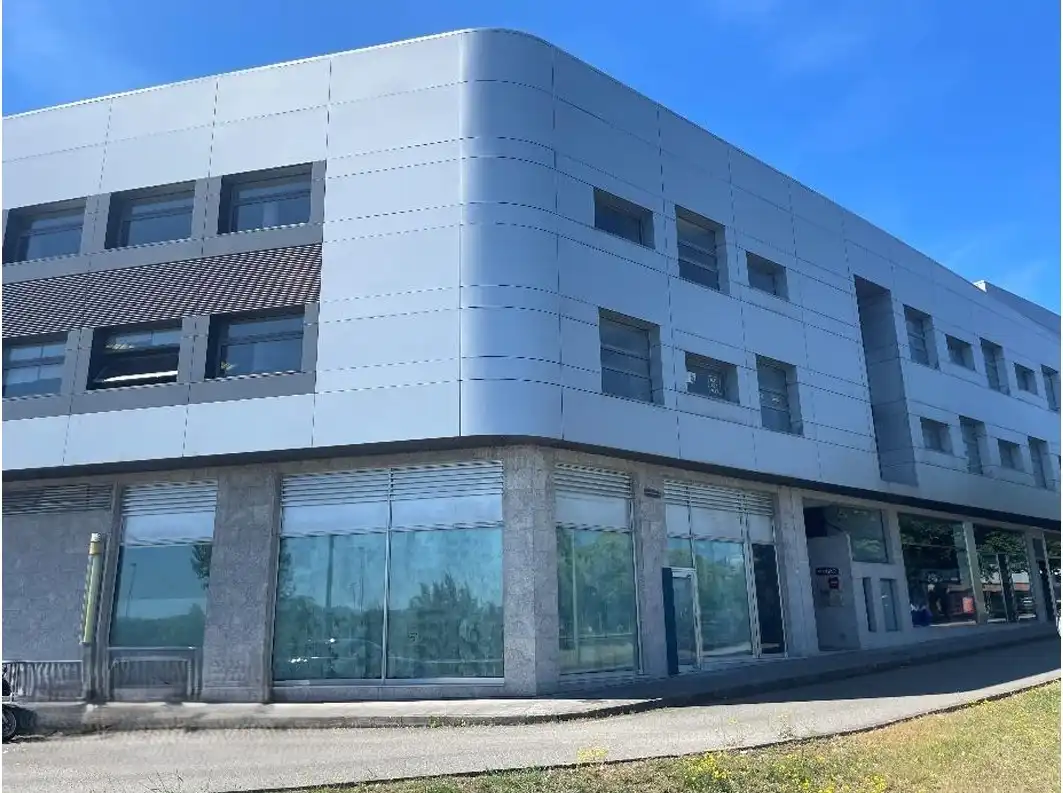 Gewerbefläche zum Verkauf in Llanera