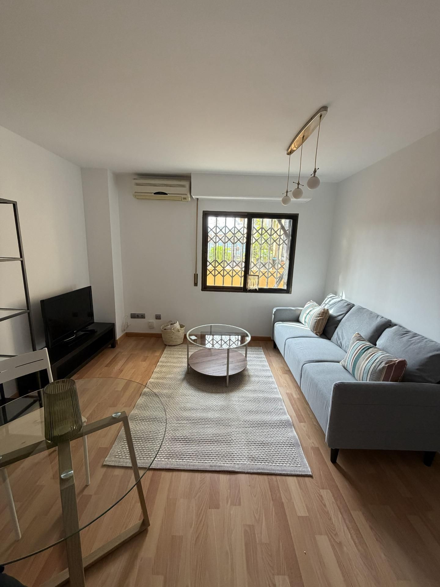 Wohnzimmer von Wohnungen zur Miete in L'Eliana mit Möbliert