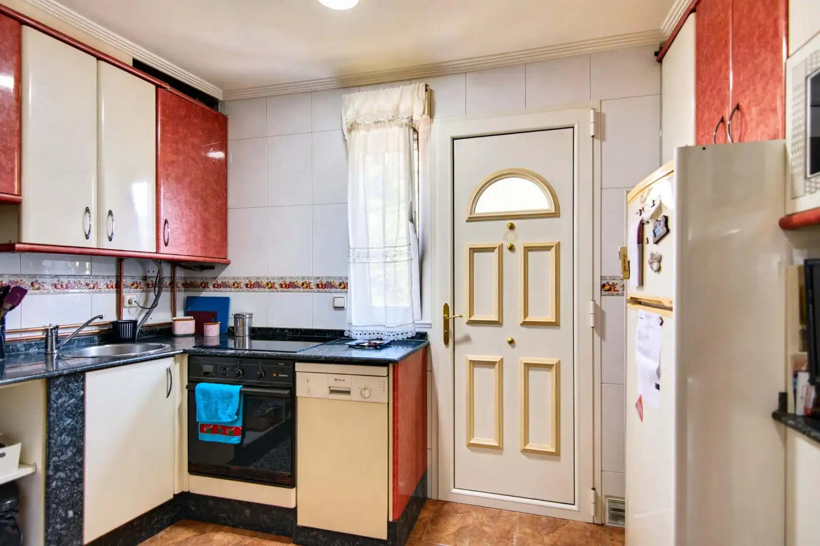 Küche von Wohnung zum Verkauf in Aller, Asturias