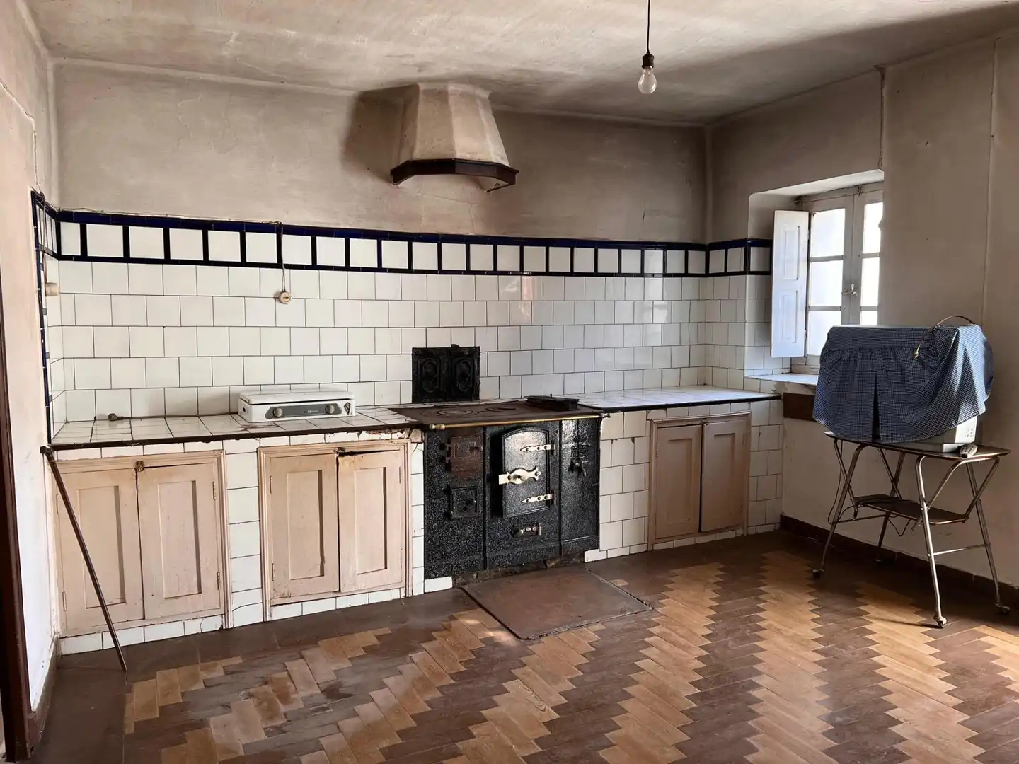 Cuina de Casa o xalet en venda en Anue amb Jardí privat i Traster