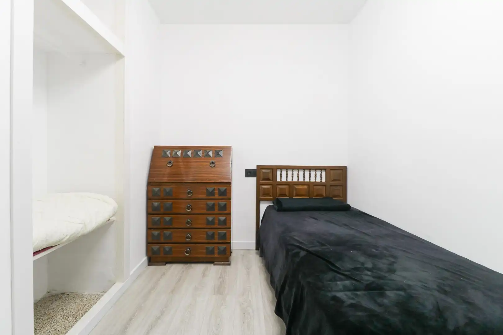Bedroom of Flat for sale in Vilanova i la Geltrú  with Air Conditioner, Parquet flooring and Balcony