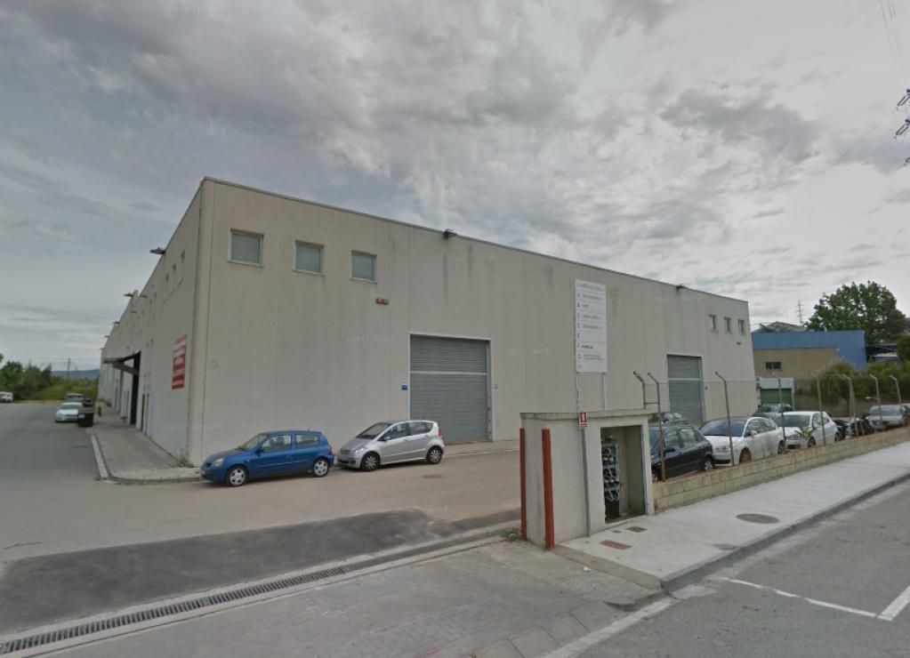 Vista exterior de Nave industrial en venta en Polinyà