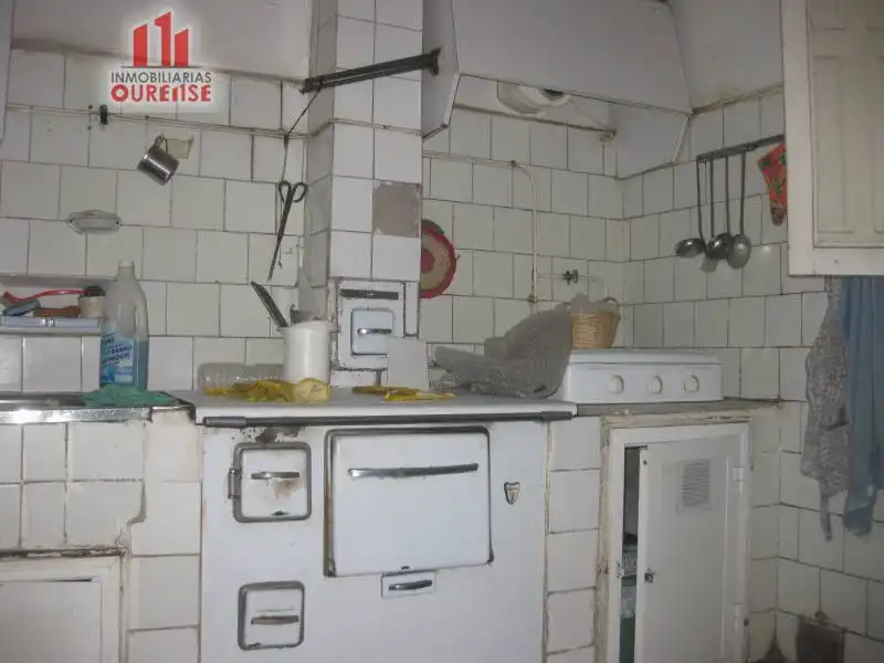 Kitchen of Houses for sale in Ourense Capital   with Storage room