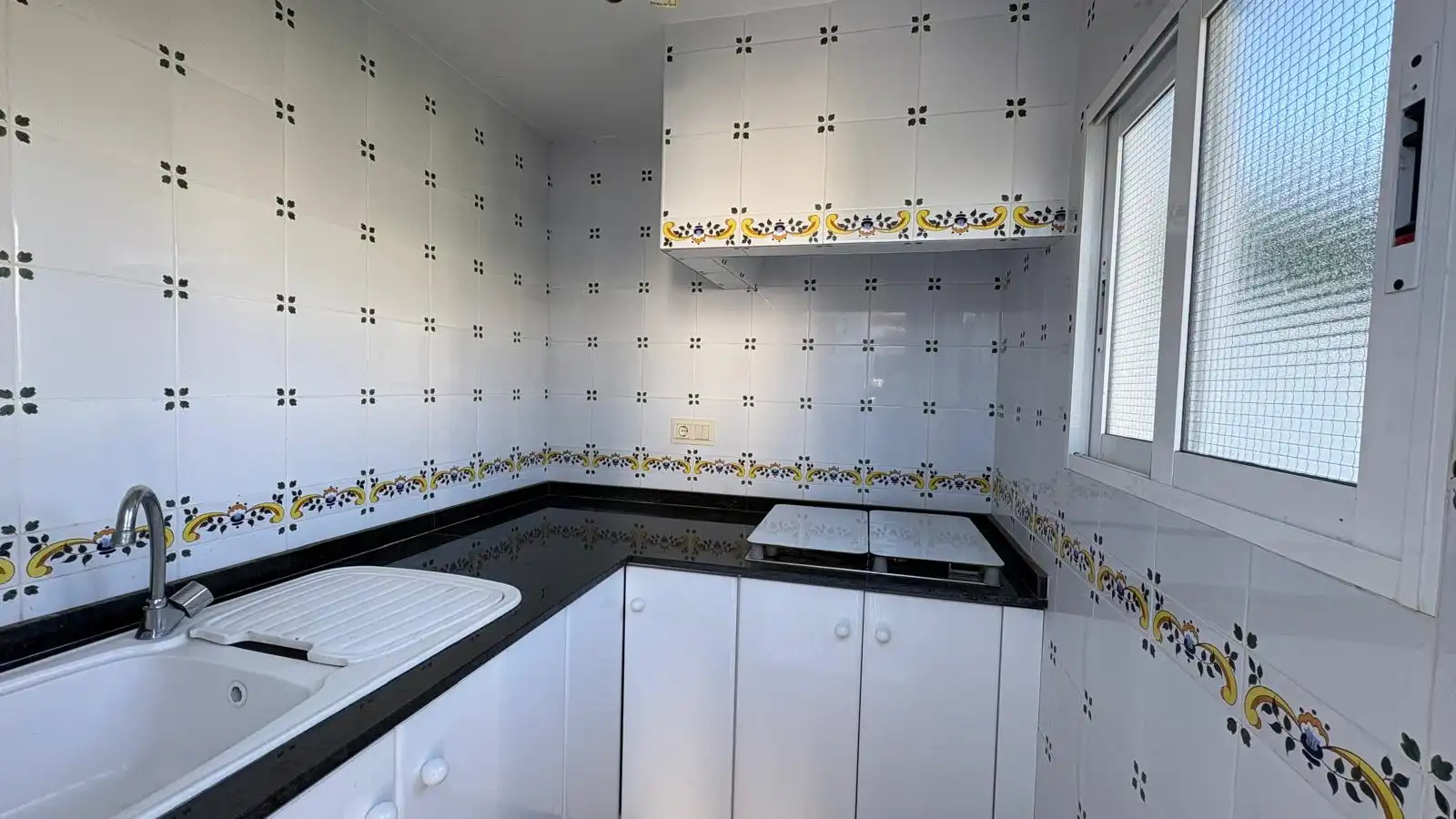 Kitchen of Houses for sale in L'Eliana  with Air Conditioner, Terrace and Storage room