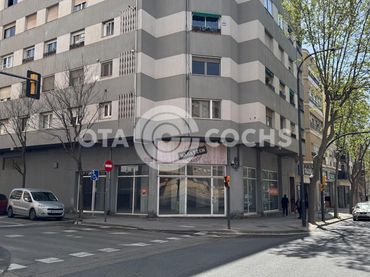 Locale commerciale in vendita a Avenida dels Països Catalans