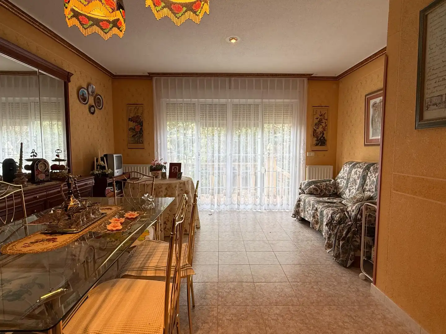 Sala de estar de Casa adosada en venta en Torija con Jardín privado
