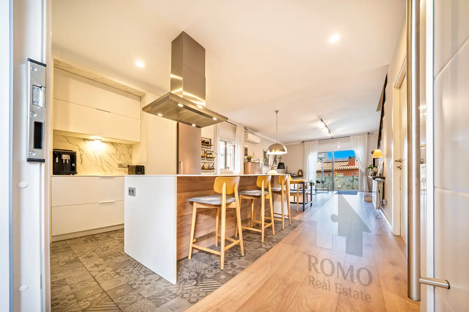 Casa pareada con terraza en venta en Santa Perpètua de Mogoda, imagen 5