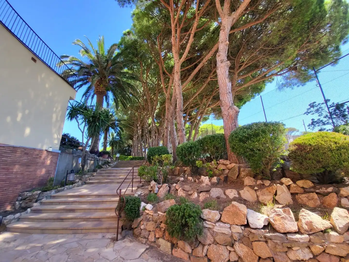 Vista exterior de Piso en venta en Palafrugell con Aire acondicionado, Calefacción y Jardín privado