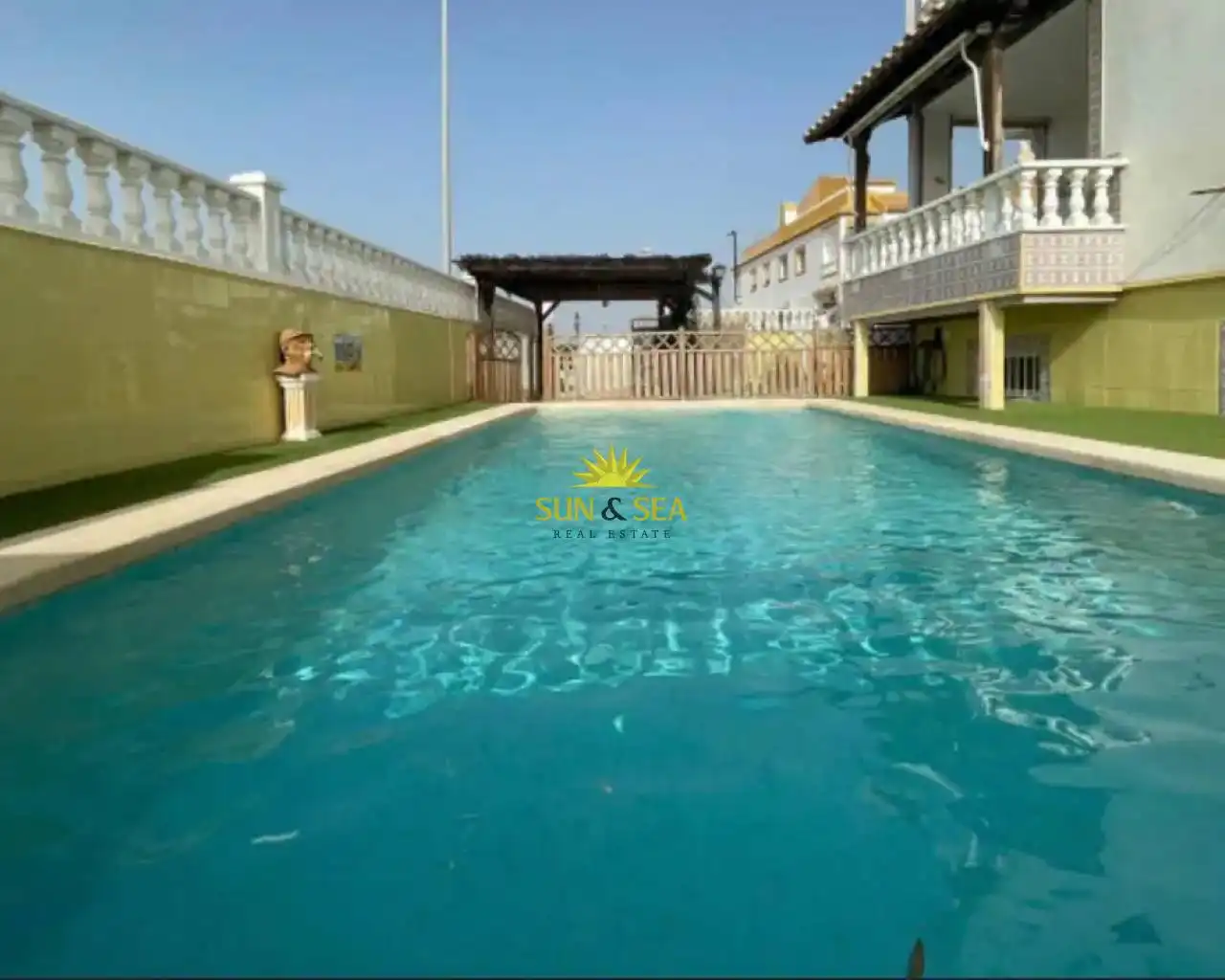 Piscina de Casa o xalet de lloguer en Torrevieja amb Aire condicionat, Calefacció i Jardí privat