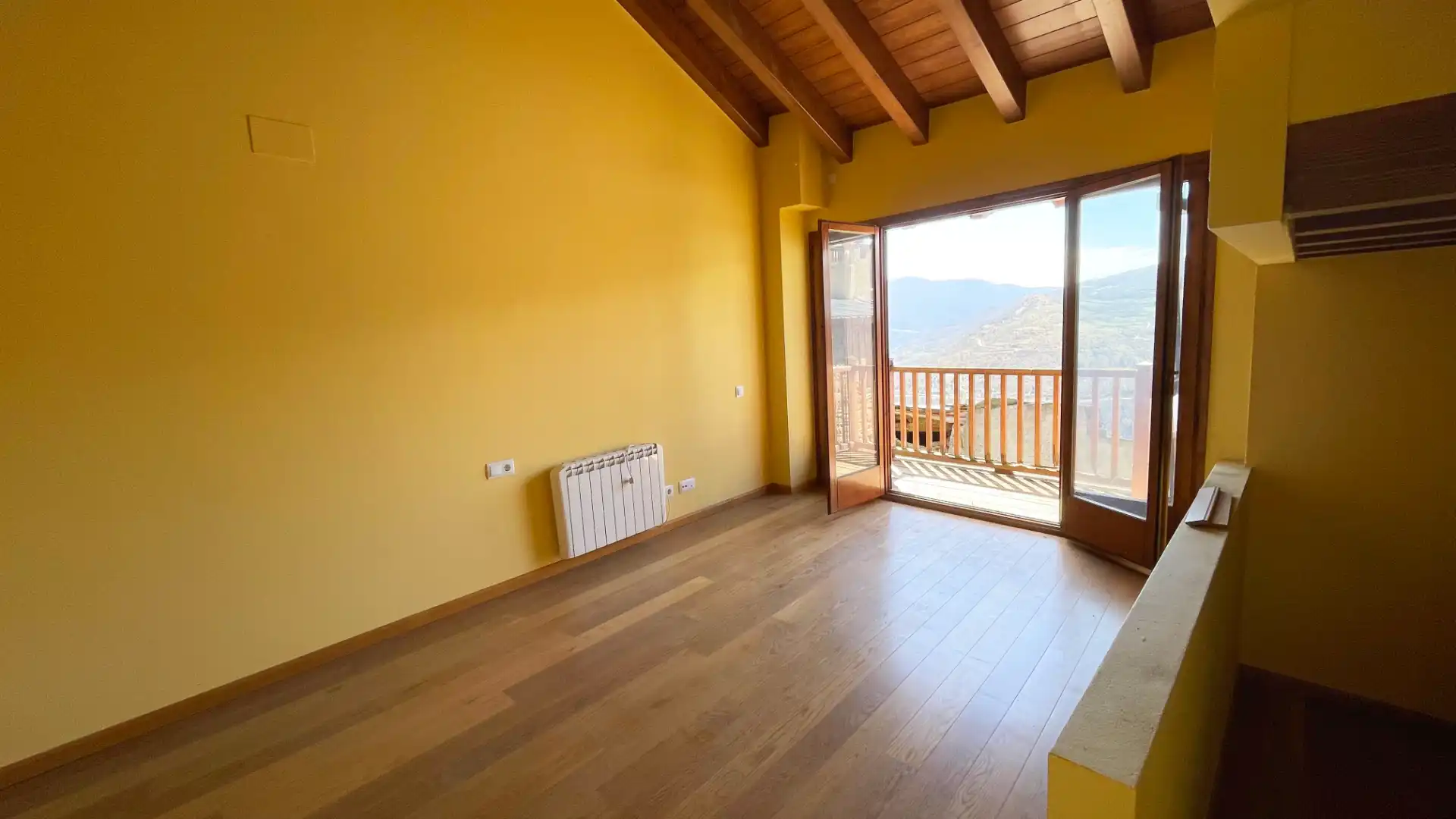 Sala de estar de Casa o chalet en venta en Rialp con Calefacción, Parquet y Balcón
