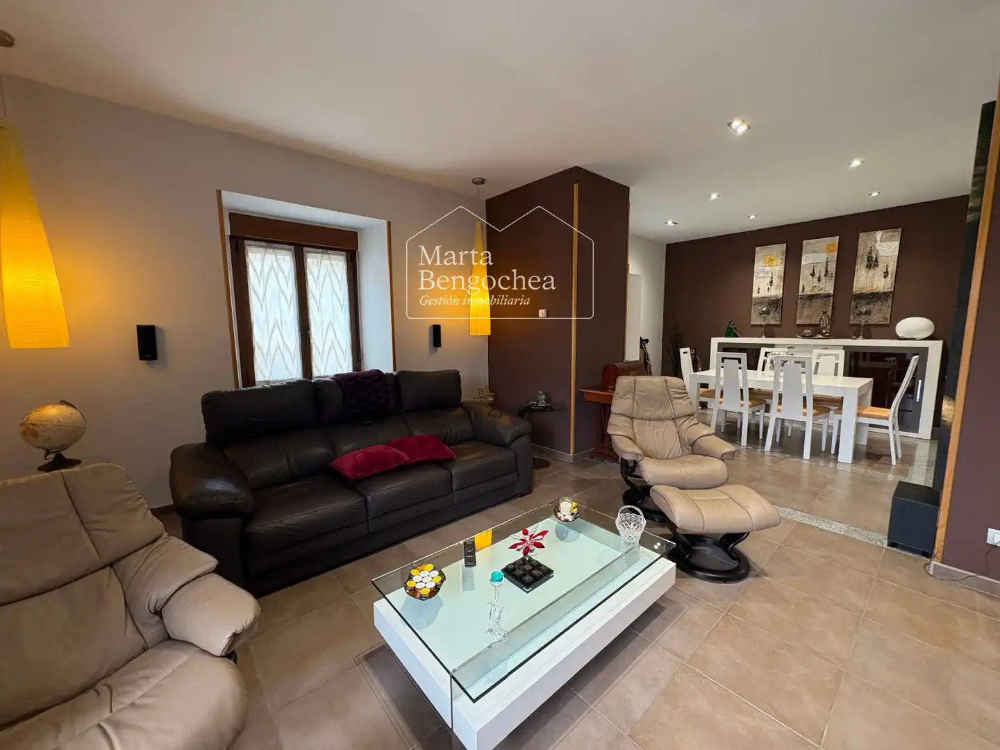 Sala d'estar de Pis en venda en Vitoria - Gasteiz amb Calefacció, Terrassa i Moblat
