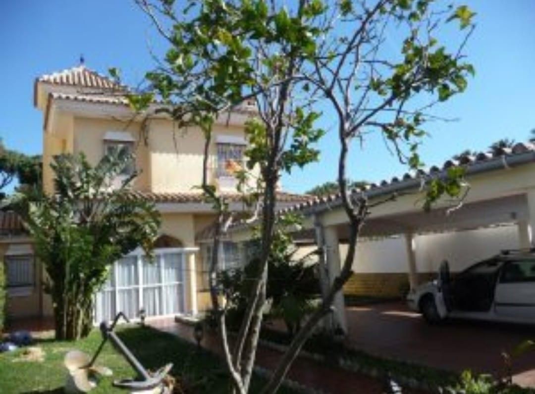 Exterior view of House or chalet for sale in Chiclana de la Frontera  with Heating, Private garden and Community pool