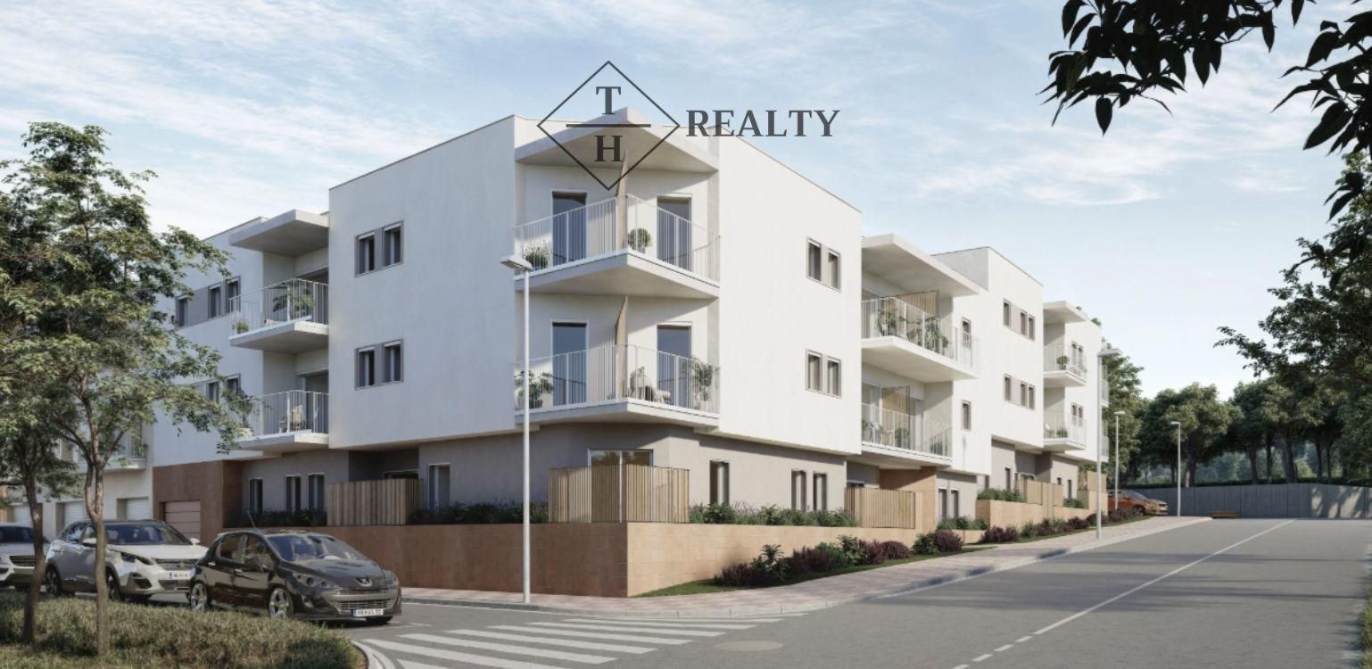 Vista exterior de Pis en venda en Castell-Platja d'Aro amb Calefacció, Jardí privat i Terrassa