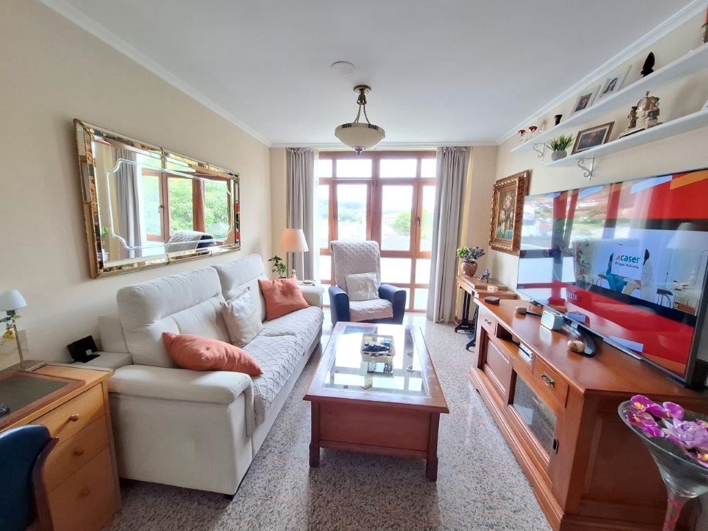 Sala de estar de Piso en venta en O Vicedo  con Trastero, Amueblado y Piscina comunitaria