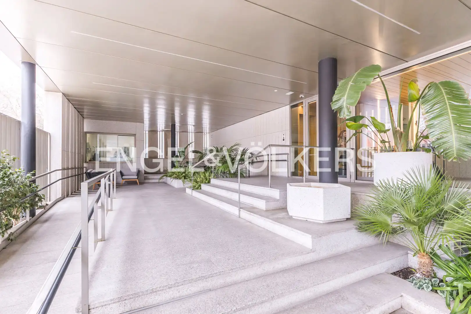 Apartament en venda en Madrid amb Calefacció, Jardí privat i Traster