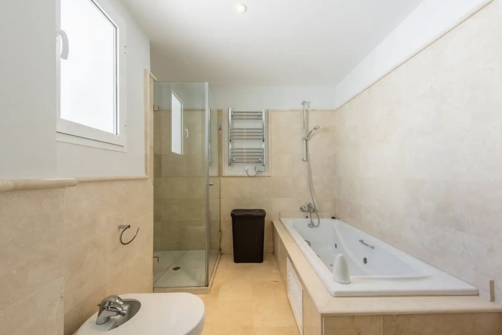 Badezimmer von Maisonette zum Verkauf in Marbella mit Terrasse, Möbliert und Gemeinschaftspool