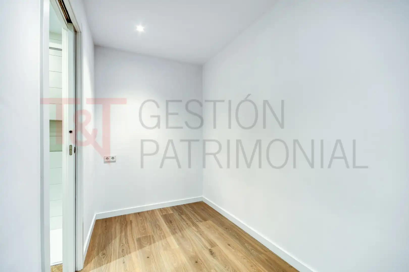Piso en venta en Barcelona con Aire acondicionado, Horno y Balcón