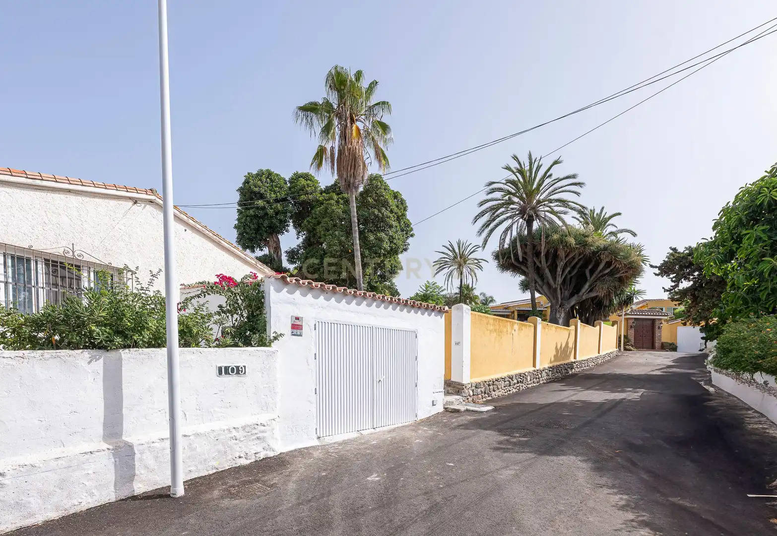 Exterior view of Houses for sale in Marbella  with Private garden