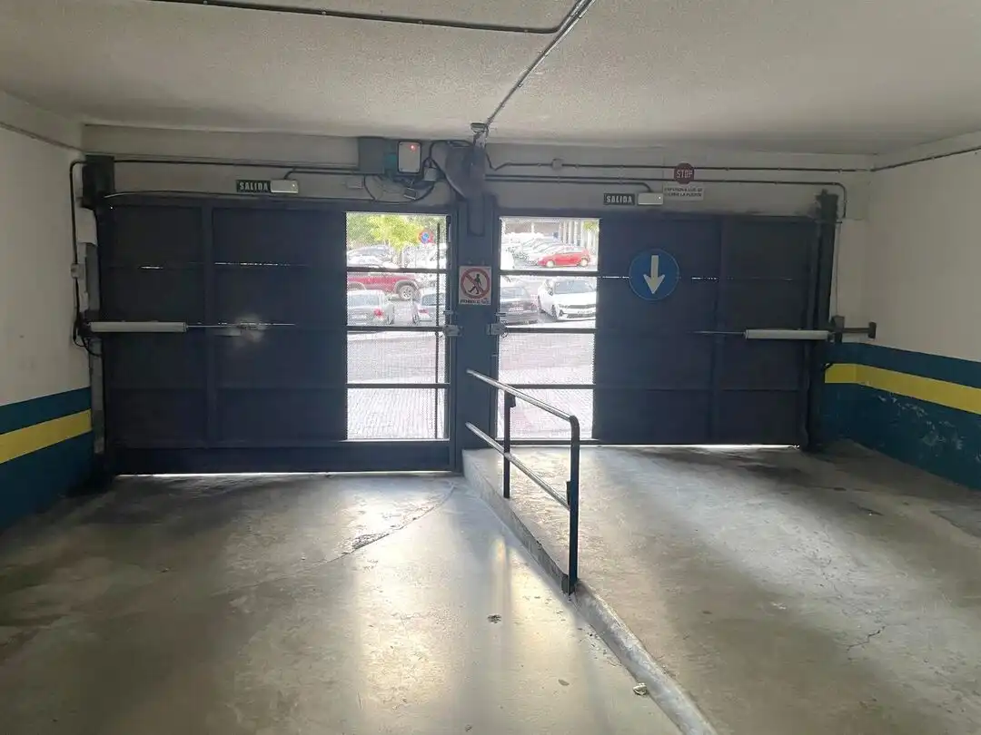 Garatge de lloguer a Plaza Rafael Alberti, Barañáin / Barañain
