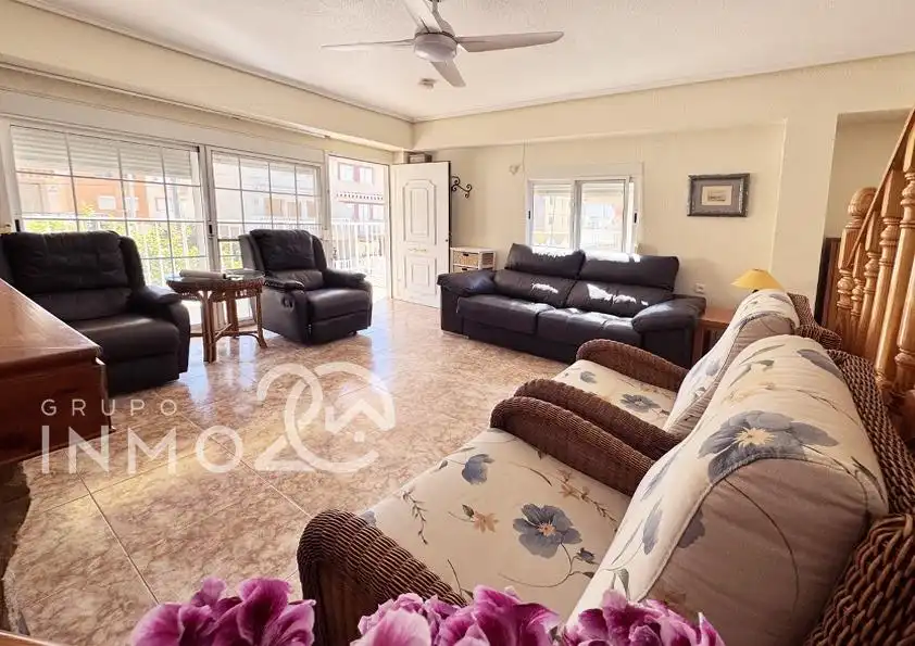 Sala de estar de Casa adosada en venta en Sueca con Aire acondicionado, Calefacción y Jardín privado