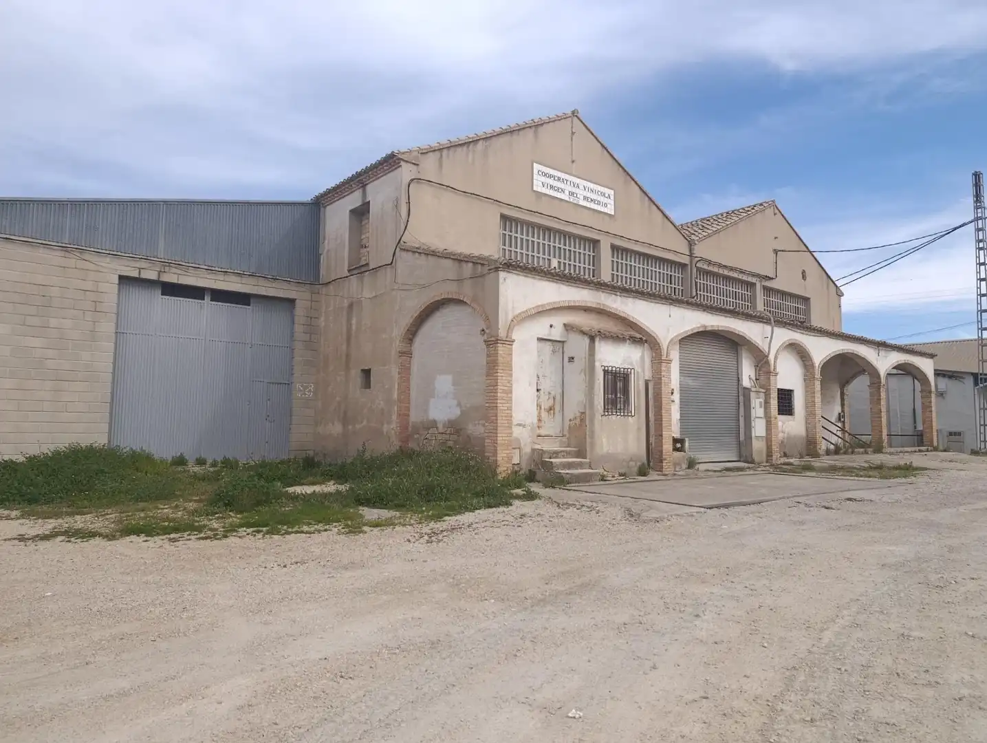 Vista exterior de Nau industrial en venda en Albaida