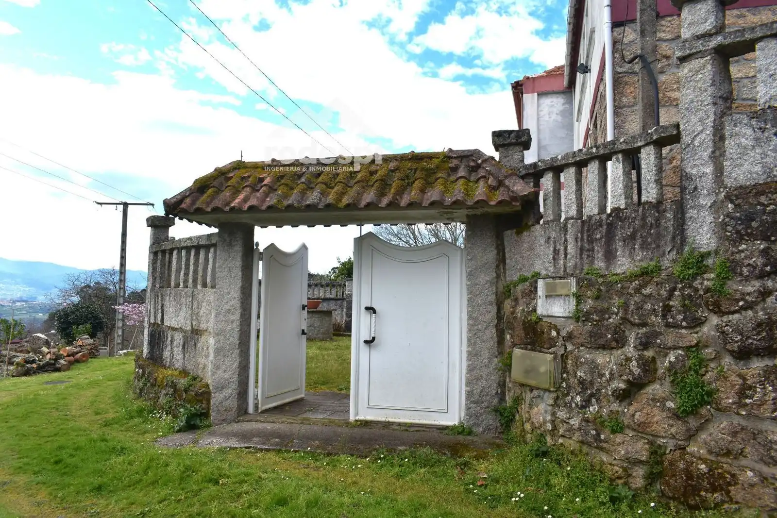 Houses for sale in Crecente  with Heating, Terrace and Storage room