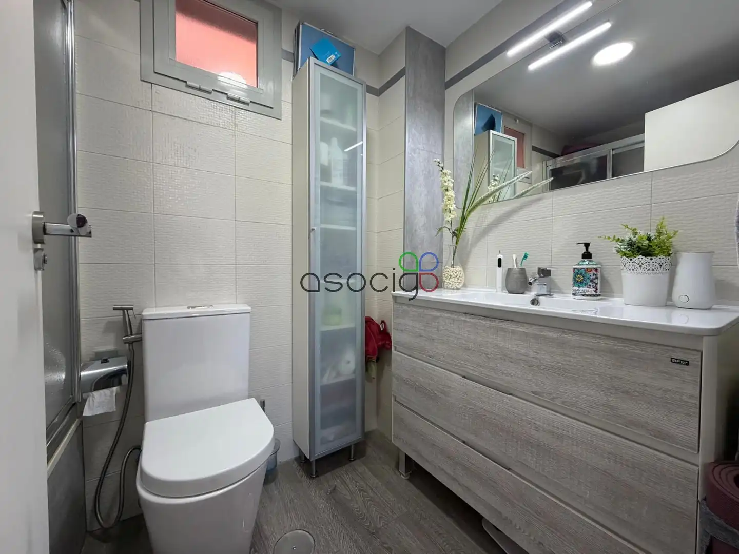 Bathroom of Flat for sale in Fuenlabrada  with Heating, Storage room and Swimming Pool