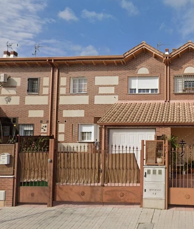 Exterior view of Single-family semi-detached for sale in Seseña  with Private garden and Terrace
