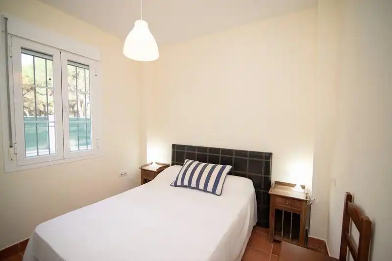 Habitación de Casa o chalet en venta en Chiclana de la Frontera con Aire acondicionado, Jardín privado y Trastero