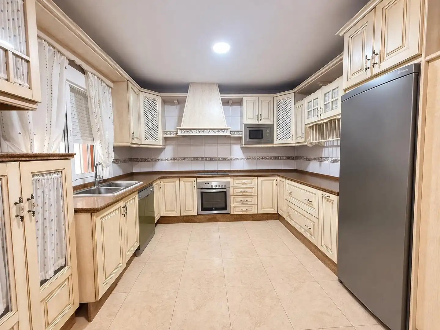 Cocina de Casa o chalet en venta en Chiclana de la Frontera con Aire acondicionado, Jardín privado y Terraza