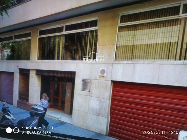 Edificio en Venta en Pintor Lorenzo Casanova en Ensanche - Diputación