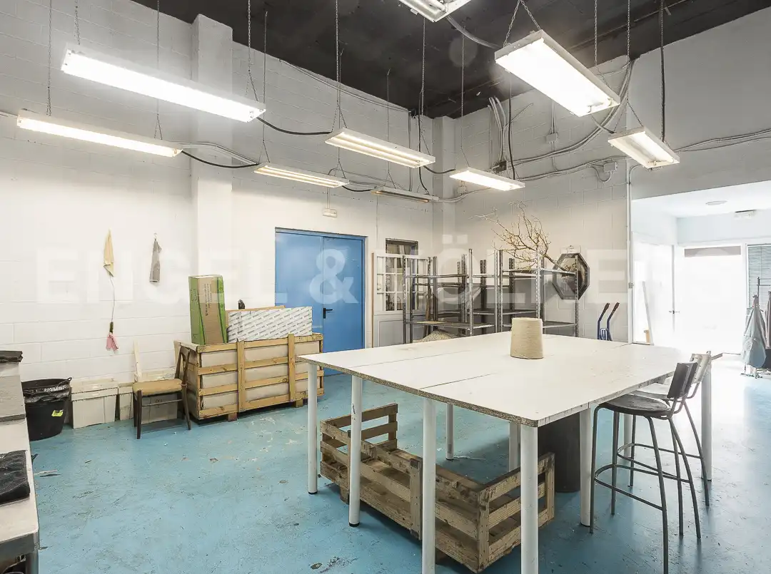 Nau industrial de lloguer en Sant Feliu de Llobregat