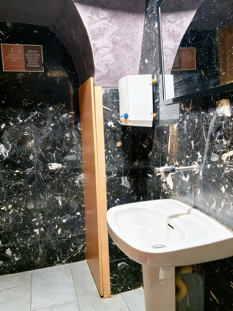 Bany de Local de lloguer en L'Hospitalet de Llobregat
