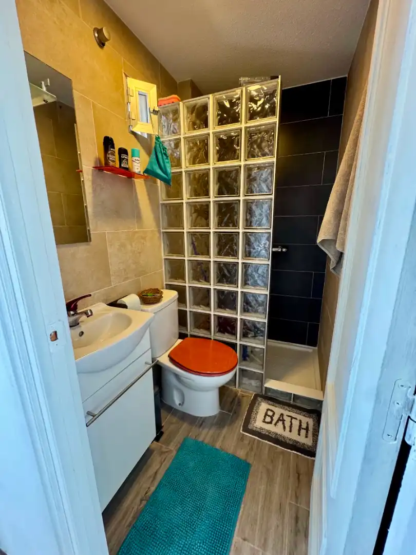 Bathroom of Study for sale in Torrevieja  with Parquet flooring, Furnished and Alarm